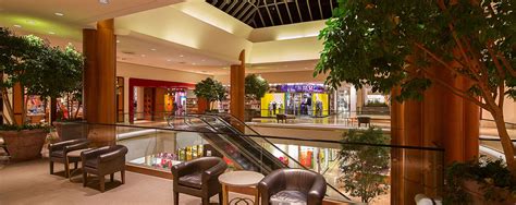 plaza frontenac mall restaurants